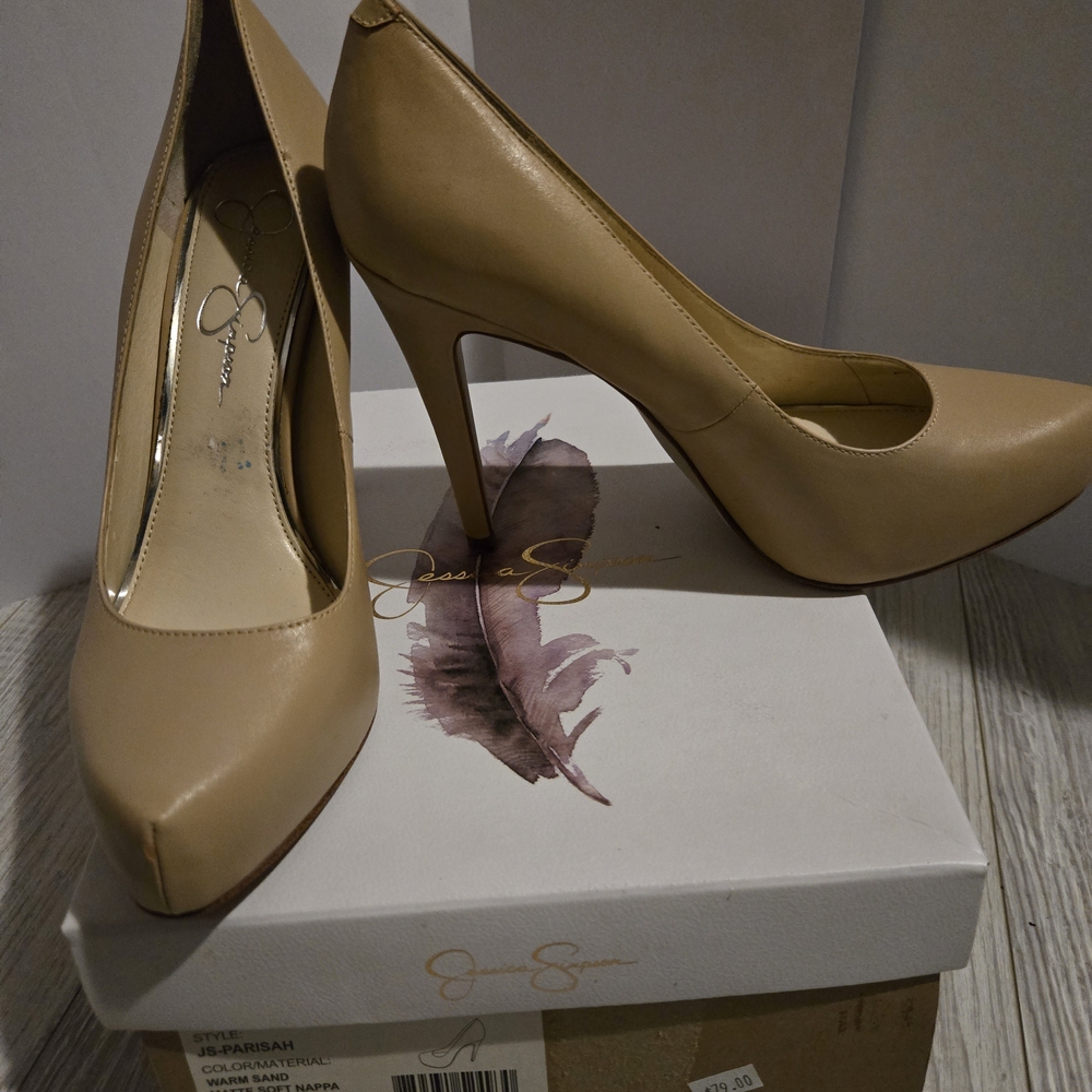 Jessica Simpson Women's Tan Pumps